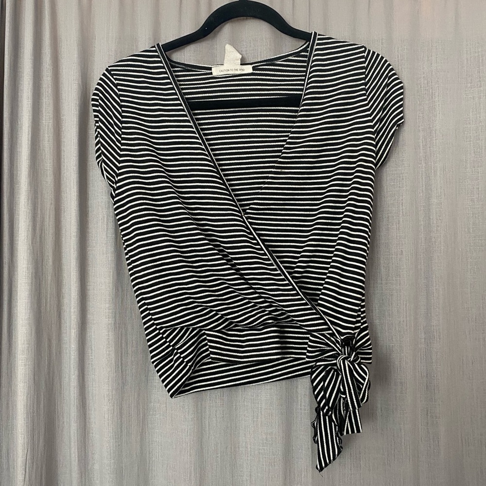 black and white striped T shirt/crop top